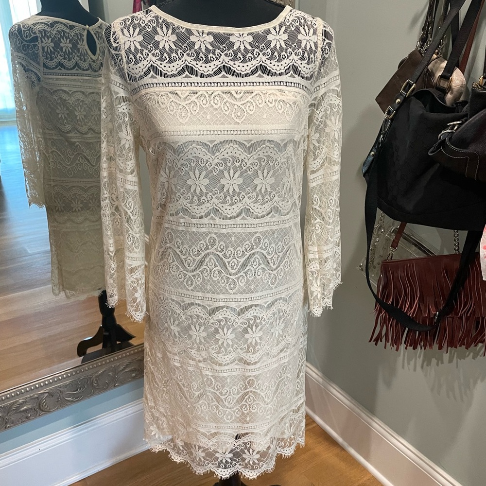 EUC Chelsea & Violet Lace dress size Small